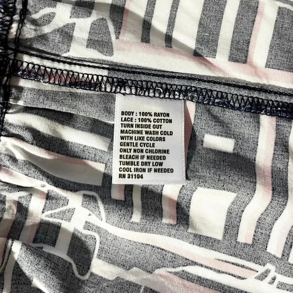 NWT Crown & Ivy Elephant Silhouette Print Crochet Dress - Picture 3 of 4